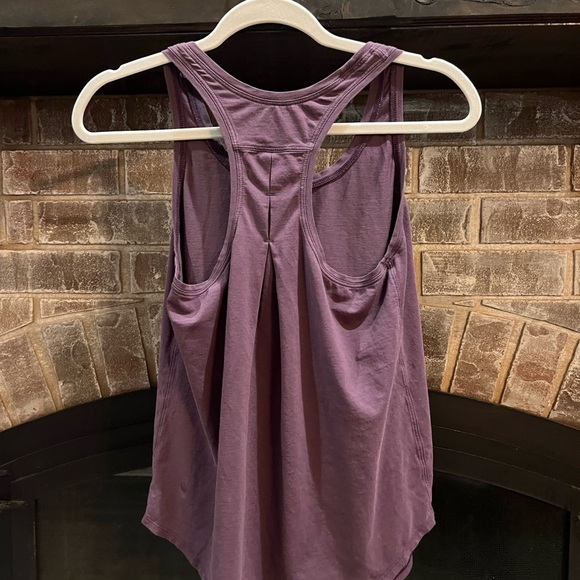 Lululemon tank. - Picture 2 of 3